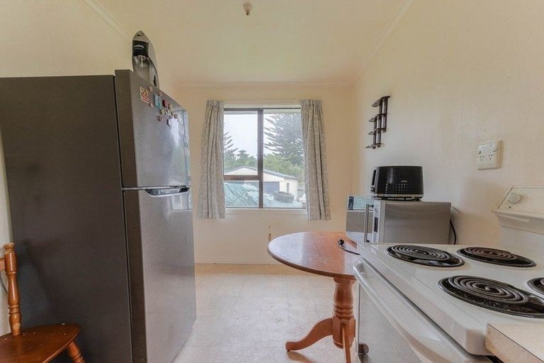 Photo of property in 76 Matai Street, Castlecliff, Whanganui, 4501