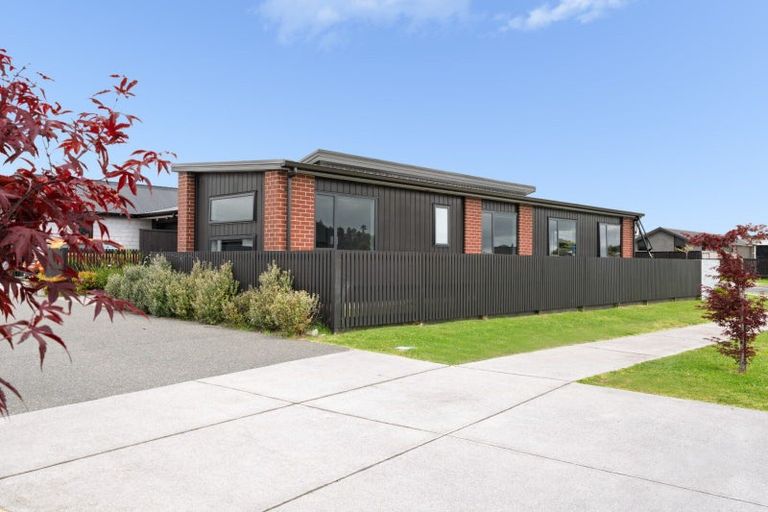 Photo of property in 2 Kotata Lane, Poike, Tauranga, 3112