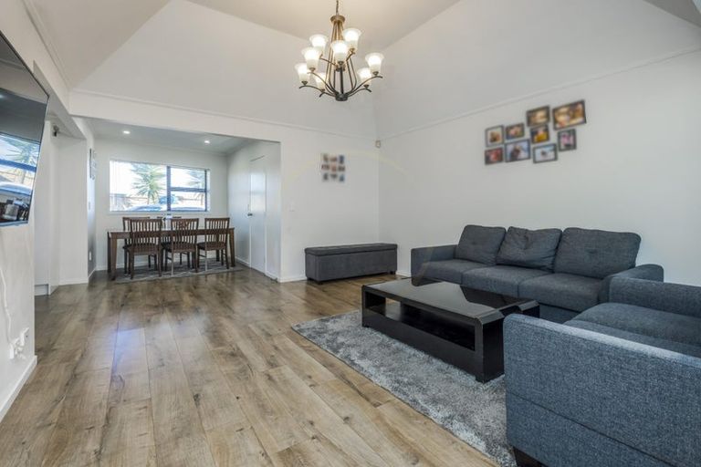 Photo of property in 1/1 Peguero Place, Totara Heights, Auckland, 2105