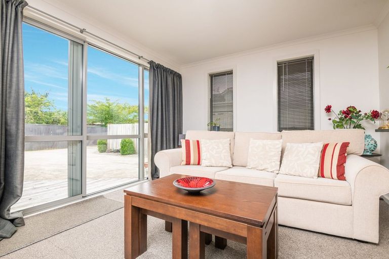 Photo of property in 17a Beauchamp Street, Tawa, Wellington, 5028