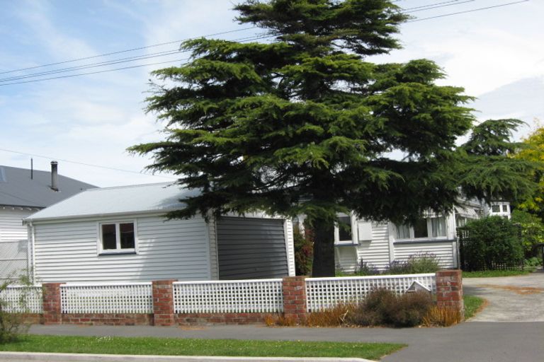 Photo of property in 116a Edward Avenue, Edgeware, Christchurch, 8013