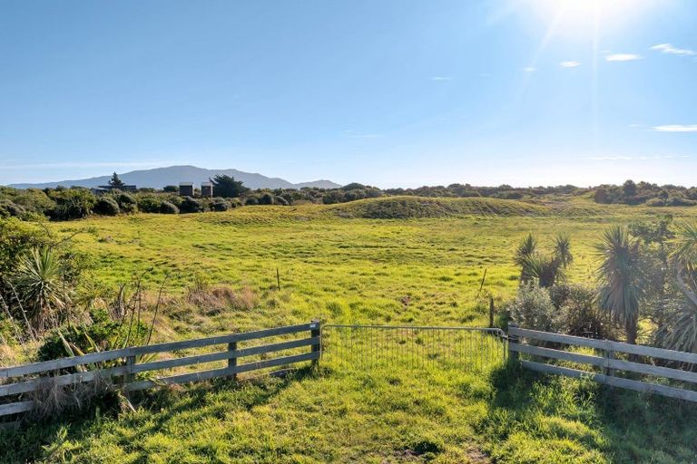 Photo of property in 168 Paetawa Road, Peka Peka, Waikanae, 5391