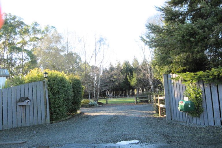 Photo of property in 2 Union Street, Winton, 9720