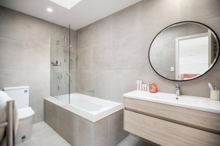 Photo of property in 2 Millen Avenue, Pakuranga, Auckland, 2010