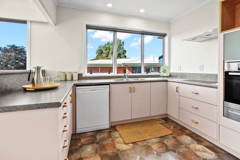 Photo of property in 35 Hillcrest Road, Hillcrest, Hamilton, 3216