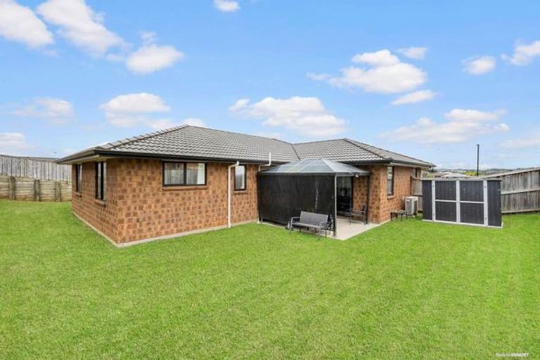 Photo of property in 23 Raithburn Terrace, Pokeno, 2402