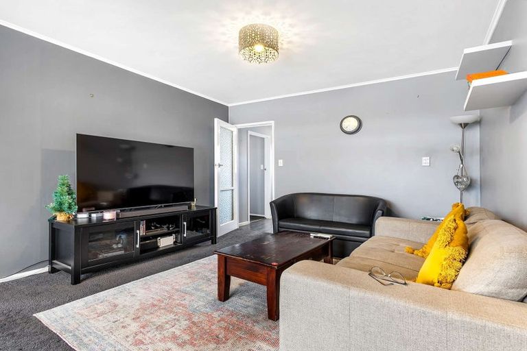 Photo of property in 2/608 Heretaunga Street East, Parkvale, Hastings, 4122