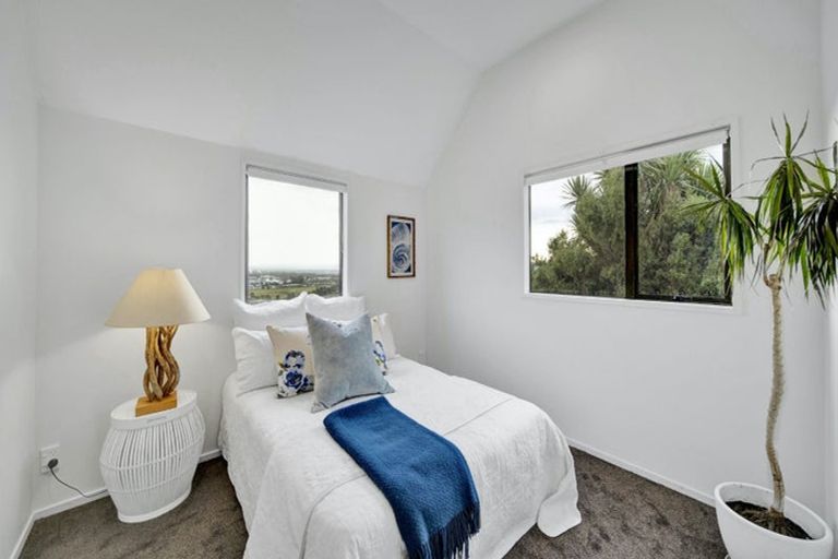 Photo of property in 1/8 Hobday Lane, Mount Pleasant, Christchurch, 8081