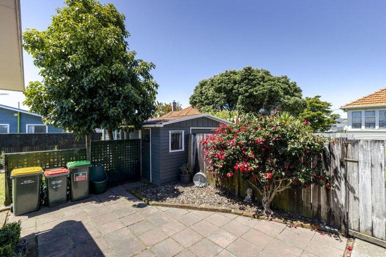 Photo of property in 4 Raleigh Street, Vogeltown, New Plymouth, 4310