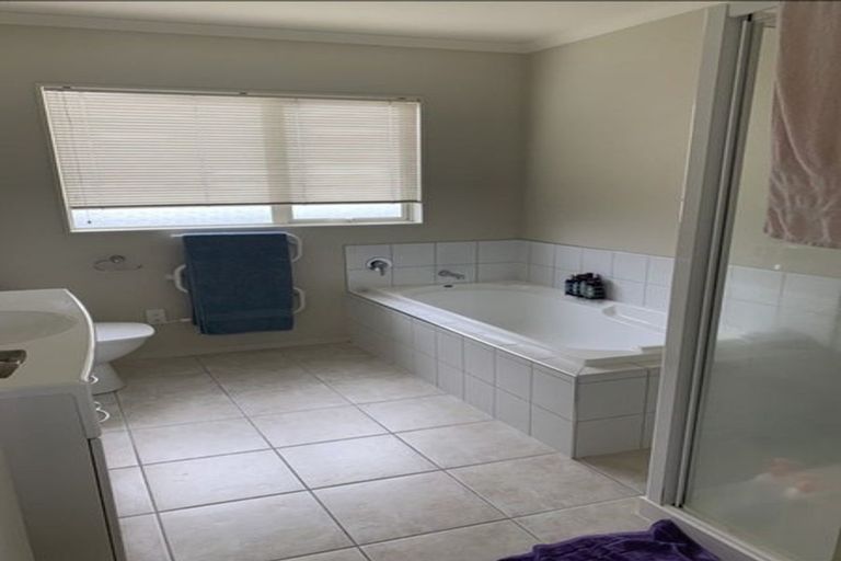 Photo of property in 11 Orbit Place, Flat Bush, Auckland, 2019