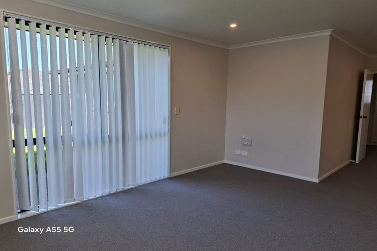 Photo of property in 36 Misty Valley Drive, Henderson, Auckland, 0612
