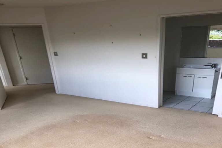 Photo of property in 2/101 Pohutukawa Street, Woburn, Lower Hutt, 5011