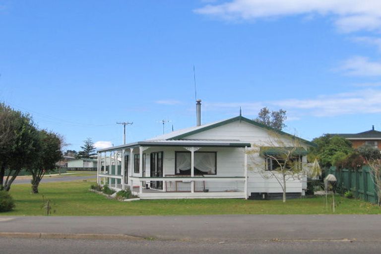 Photo of property in 208 Port Road, Whangamata, 3620
