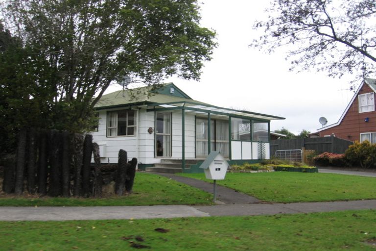 Photo of property in 52 Rhodes Drive, Kelvin Grove, Palmerston North, 4414