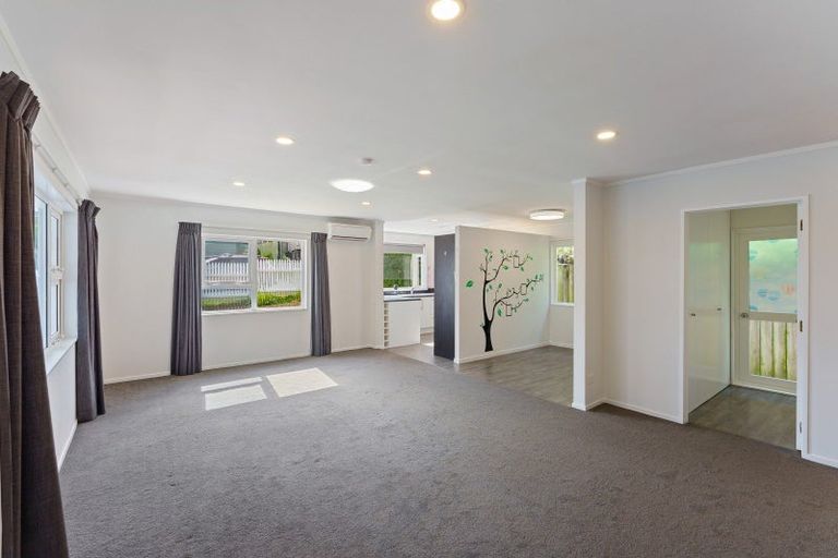 Photo of property in 8b Gavin Road, Raumati Beach, Paraparaumu, 5032