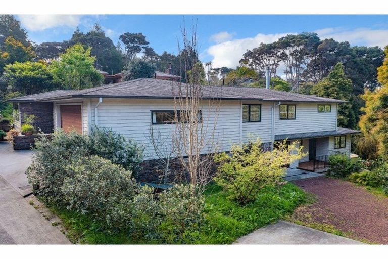 Photo of property in 23c West Lynn Road, Titirangi, Auckland, 0604