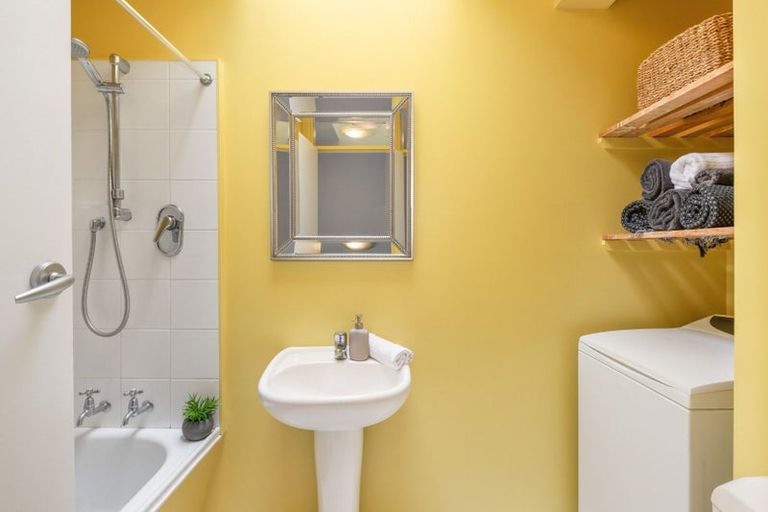 Photo of property in 22/4 Claremont Grove, Mount Victoria, Wellington, 6011