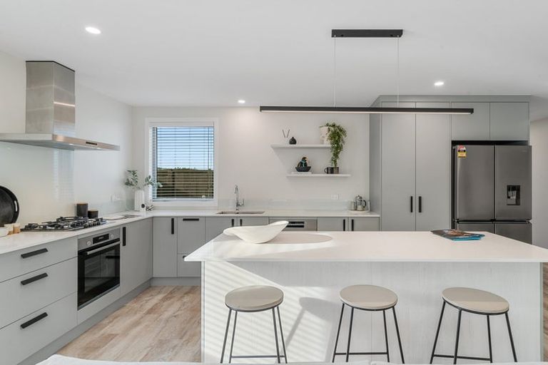 Photo of property in 36 Metoriti Crescent, Karaka, 2124