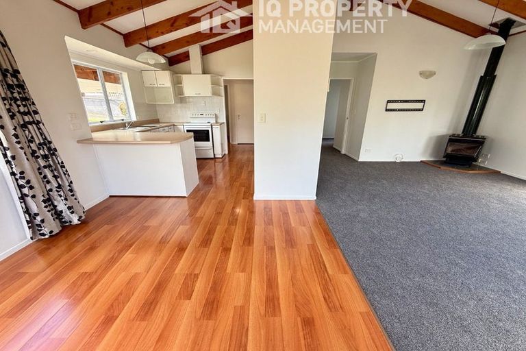 Photo of property in 1/452 Don Buck Road, Massey, Auckland, 0614