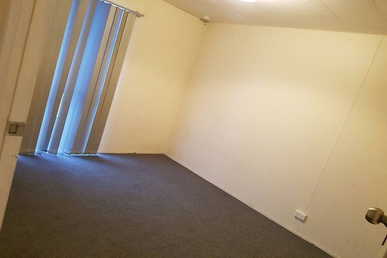 Photo of property in 2/12 Barneys Farm Road, Clendon Park, Auckland, 2103