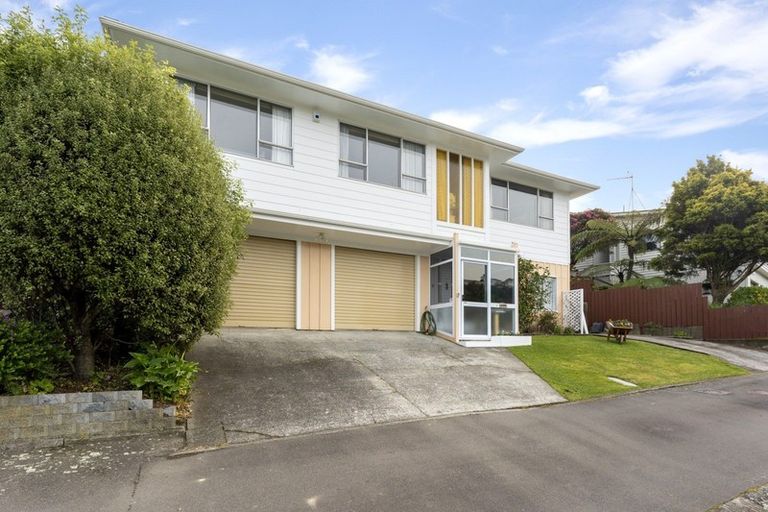 Photo of property in 11 Malaghan Grove, Johnsonville, Wellington, 6037