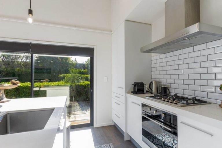 Photo of property in 4 Burgundy Drive, Martinborough, 5711