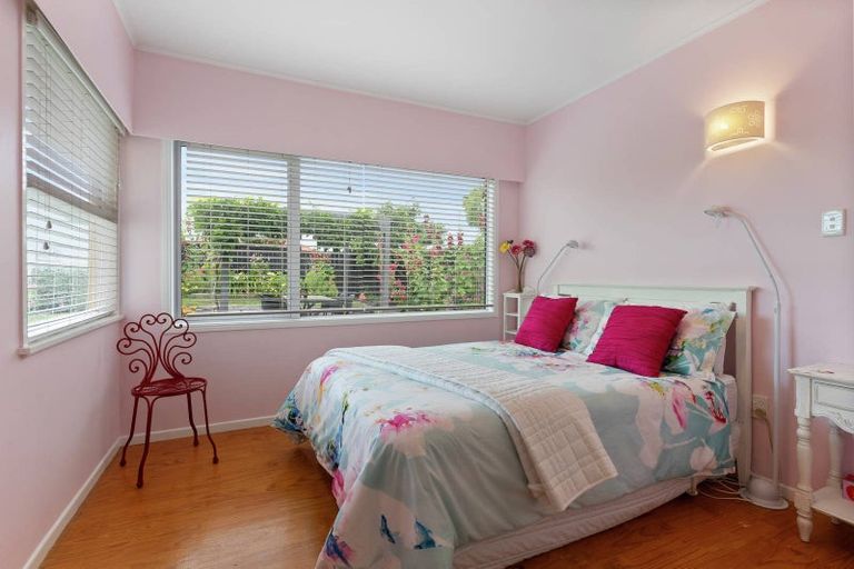 Photo of property in 117 Bradbury Road, Botany Downs, Auckland, 2010