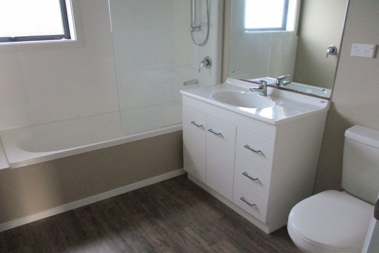 Photo of property in 56 Shamrock Street, Takaro, Palmerston North, 4412