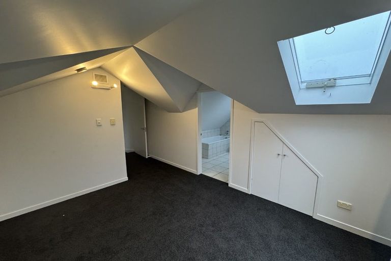 Photo of property in 36a Sutherland Crescent, Melrose, Wellington, 6023