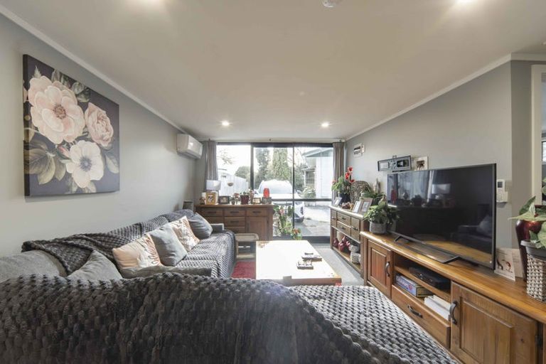 Photo of property in 81 Oakfield Crescent, Pukete, Hamilton, 3200