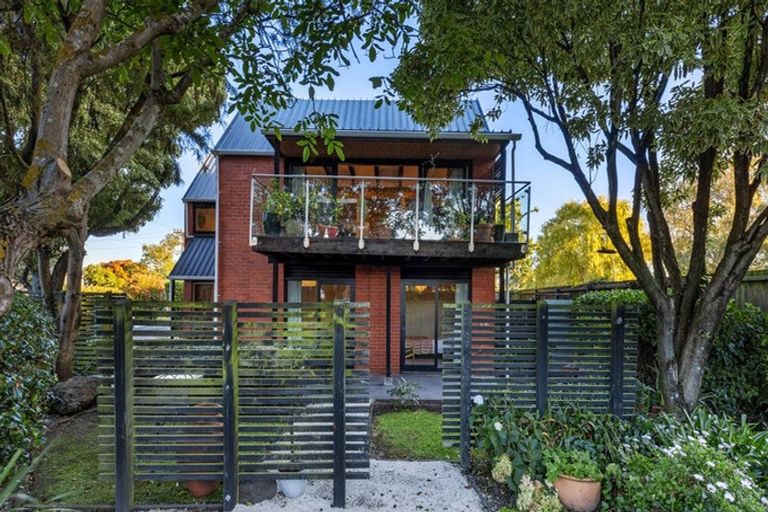 Photo of property in 69 Searells Road, Strowan, Christchurch, 8052