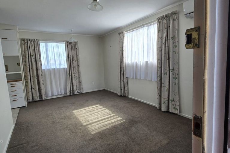 Photo of property in 30 Tupaki Place, Pakuranga Heights, Auckland, 2010