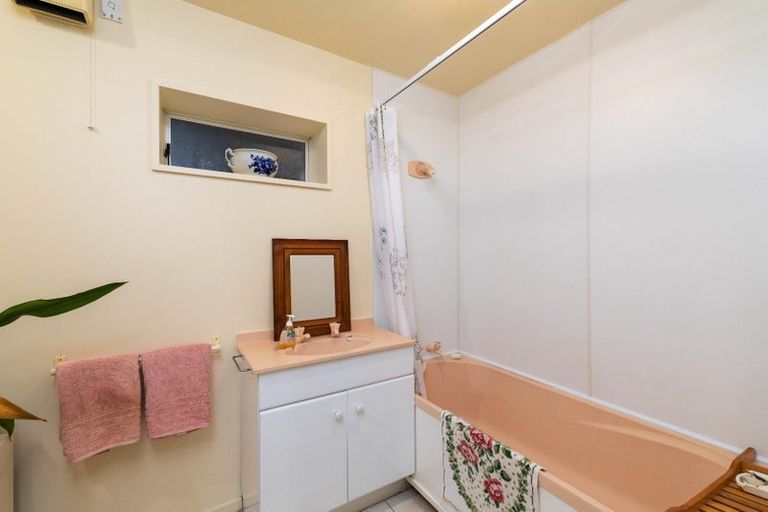 Photo of property in 1/7 Ball Lane, Redcliffs, Christchurch, 8081