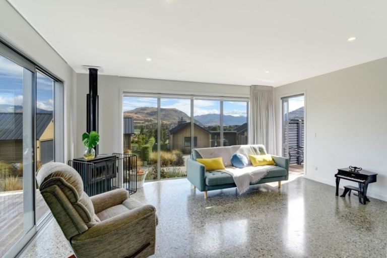 Photo of property in 6 Polperro Court, Jacks Point, Queenstown, 9371