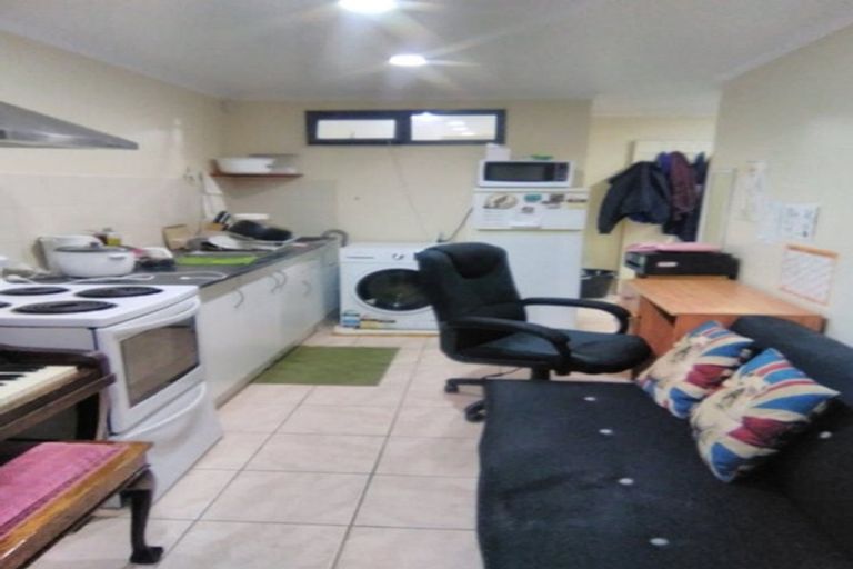 Photo of property in 10 De Havilland Drive, Goodwood Heights, Auckland, 2105