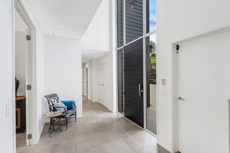 Photo of property in 122 Brownhill Road, Whitford, Manurewa, 2576