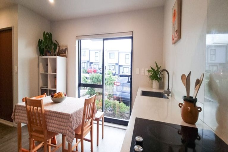 Photo of property in 86 Matawhanga Drive, Wattle Downs, Auckland, 2103