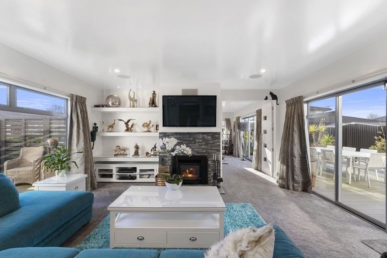 Photo of property in 2 Awarua Road, Pegasus, 7612