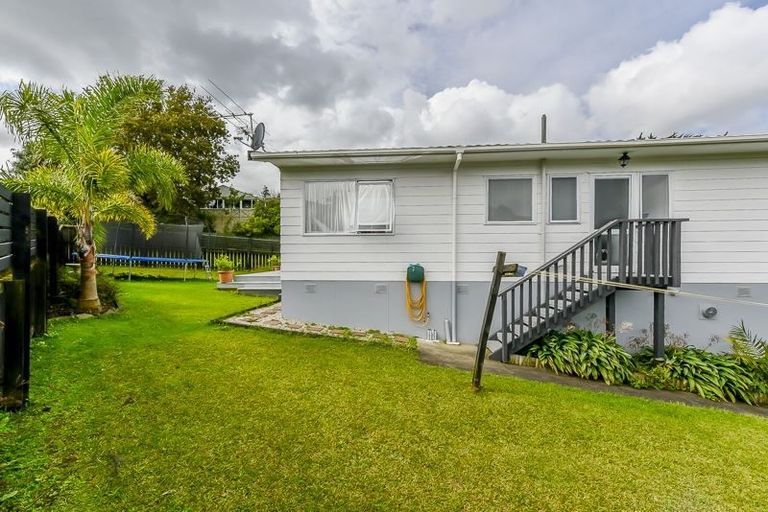 Photo of property in 4/26 Midgley Road, West Harbour, Auckland, 0618