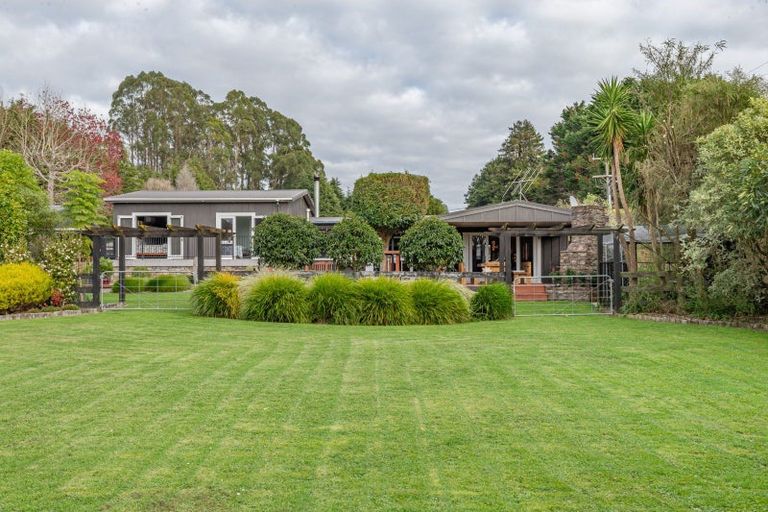 Photo of property in 12 Denton Road, Levin, 5571