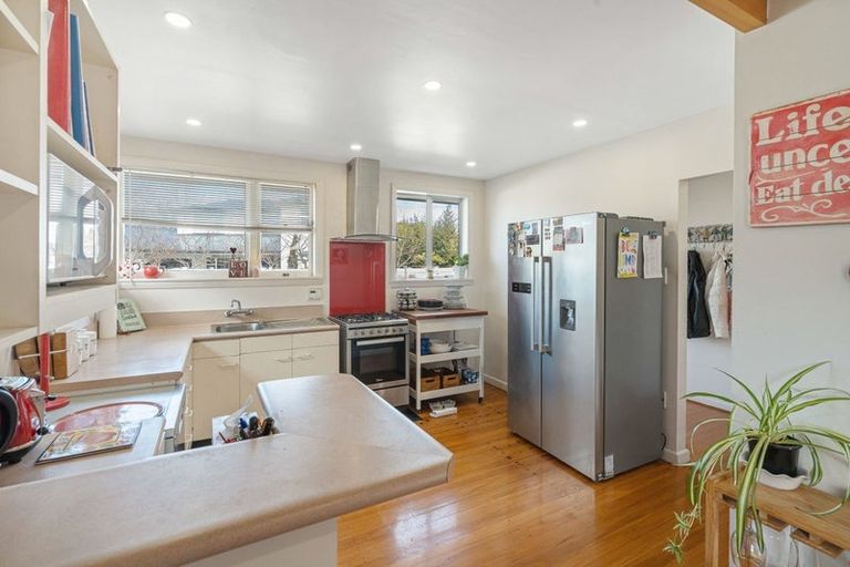 Photo of property in 14 Claxton Place, Saint Martins, Christchurch, 8022