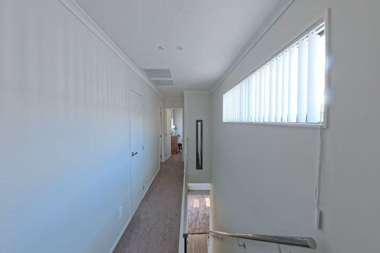 Photo of property in 11 Pihoihoi Place, Hobsonville, Auckland, 0616