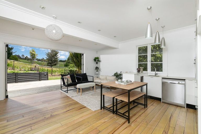 Photo of property in 9 Pine Avenue, Henderson, Auckland, 0612