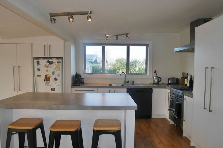 Photo of property in 14 Pacific Road, North New Brighton, Christchurch, 8083