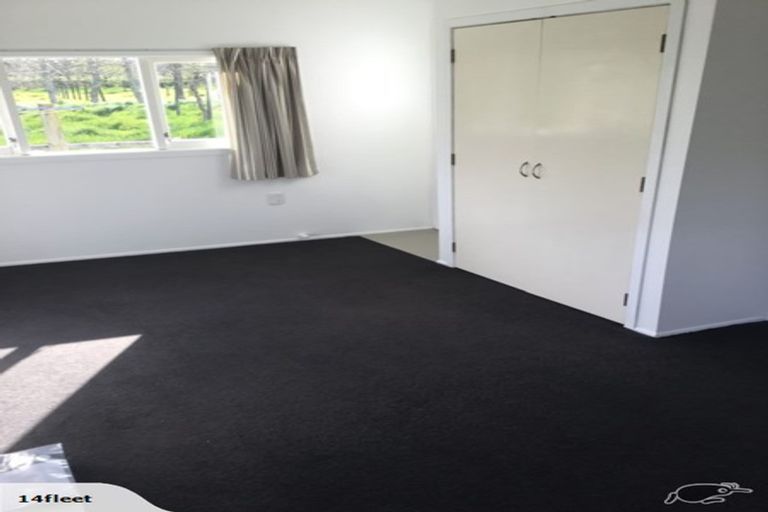 Photo of property in 60 Lathrope Road, Kumeu, 0892