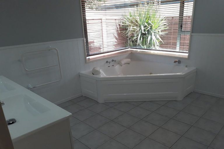 Photo of property in 250 Kingsbury Avenue, Rangiora, 7400