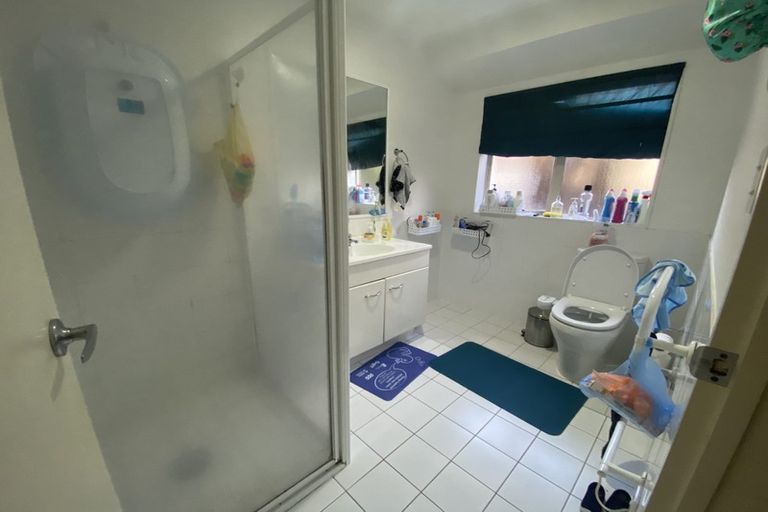 Photo of property in 4/43 Fruitvale Road, New Lynn, Auckland, 0600