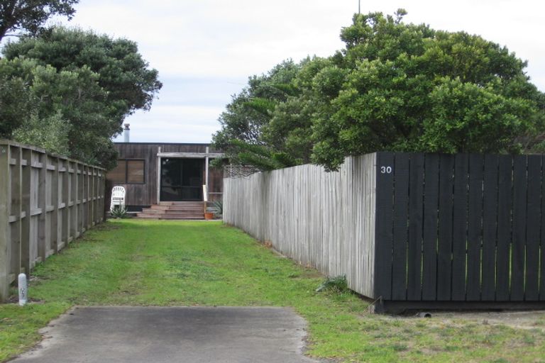 Photo of property in 30 The Southern Isle, Omaha, 0986