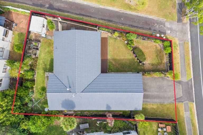 Photo of property in 20 John Downs Drive, Browns Bay, Auckland, 0630
