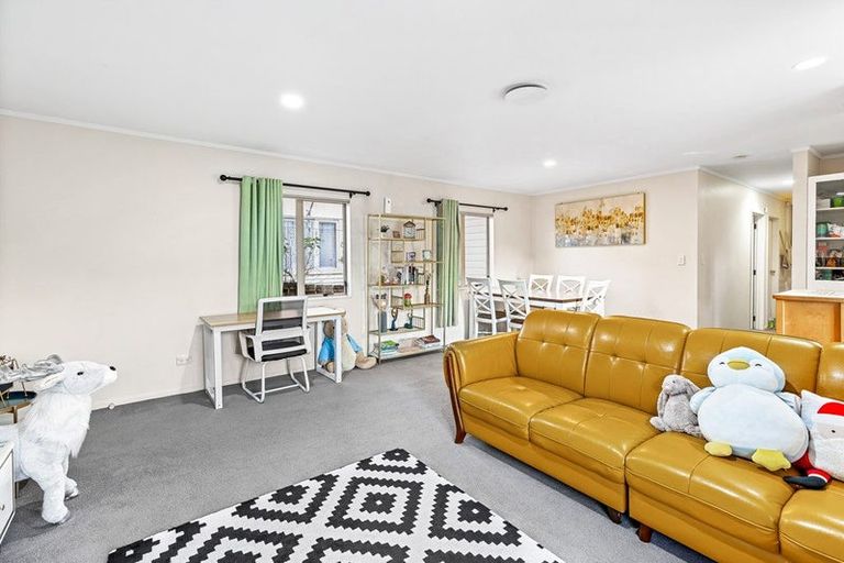 Photo of property in 19a Pomaria Road, Henderson, Auckland, 0610